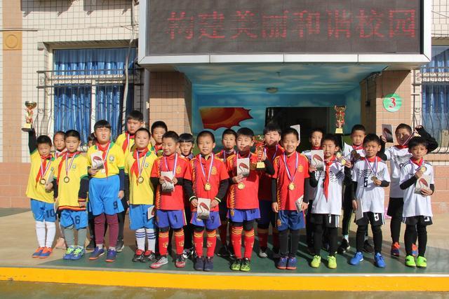 俱乐部杯-米奇26+17青岛胜同曦 林崴19分