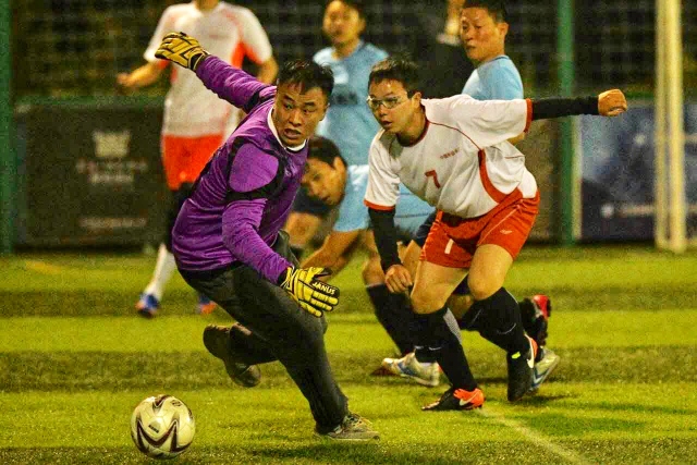 快船与凯琼斯签下双向合同 季前赛场均8+5+2帽