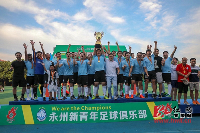 杨瀚森14+10+8青岛险胜广厦 胡金秋空砍32分